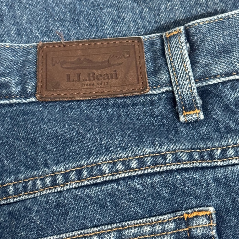 L.L. Bean Relaxed Fit Blue Jeans size 16 - Picture 7 of 9